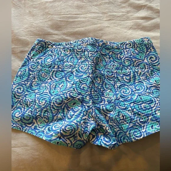 Lilly Pulitzer Indigo Chasing Tail Print Shorts - Picture 3 of 3